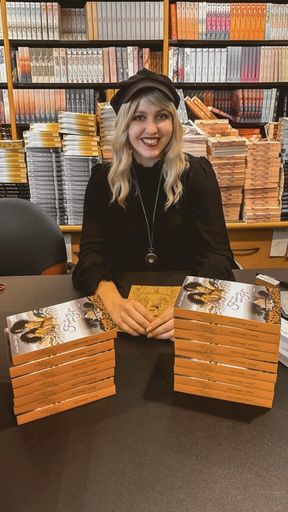 Josephine Katharina Groß signiert ihren Roman Die Frauen im gelben Haus in der Buchhandlung Graff